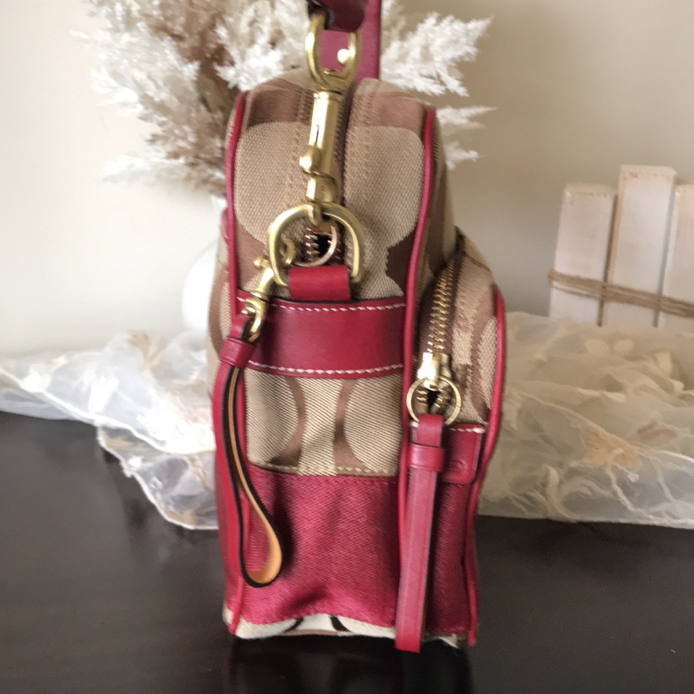 Coach Vintage Signature Swingback Crossbody Purse, Y2K 2006, 10128 - Picture 13 of 16